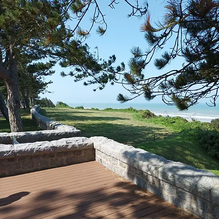 Πανσιόν Le Sherman Colleville-sur-Mer
